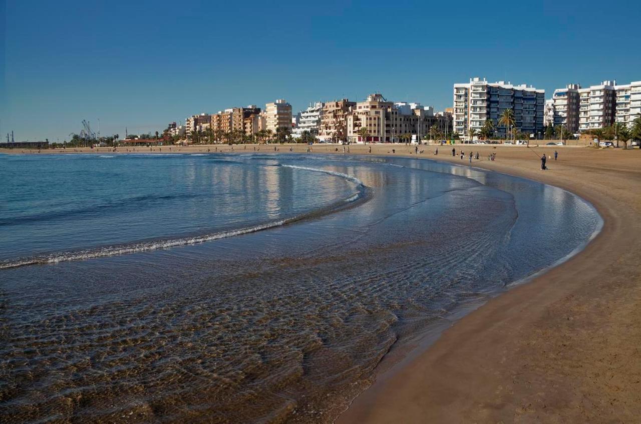 Uim Mediterraneo Poeta 4 Wifi Puerto de Sagunto Luaran gambar