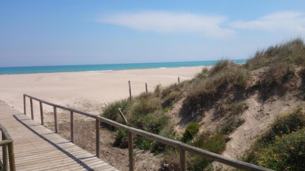 Uim Mediterraneo Poeta 4 Wifi Puerto de Sagunto Luaran gambar